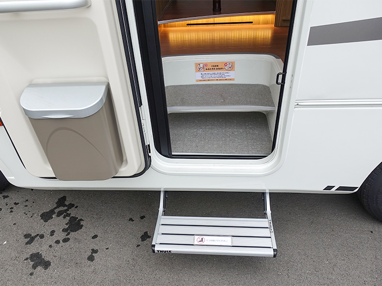 ZiL520の電動ステップ