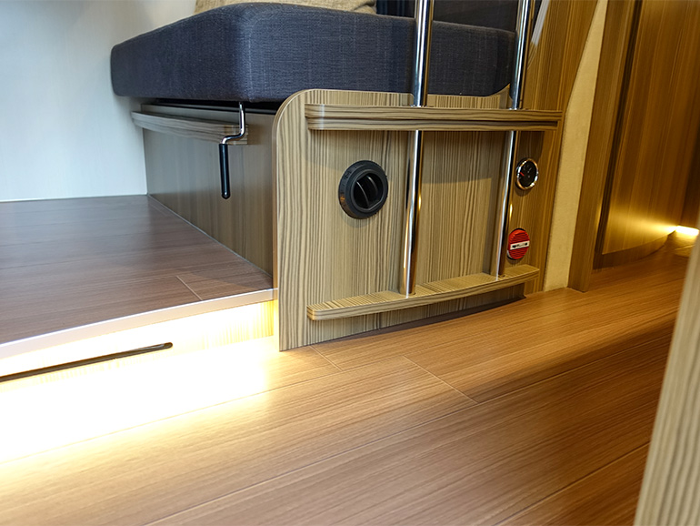 ZIL520の間接照明