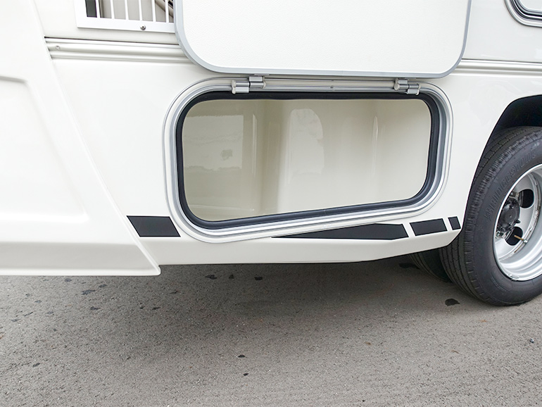 ZiL520の外収納庫