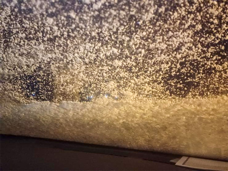 雪の日の車中泊