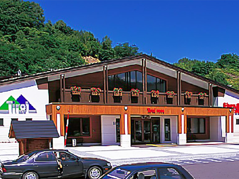 道の駅 うたしないチロルの湯の外観