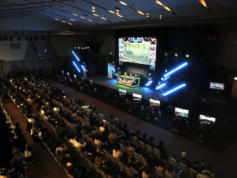 eモータースポーツ体験の様子