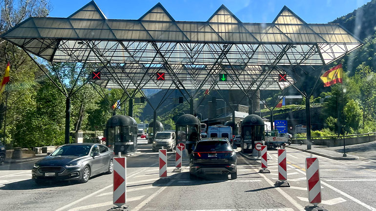 国境越えの注意点と安全に通るためのコツ