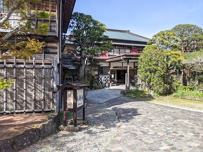 金谷旅館の外観