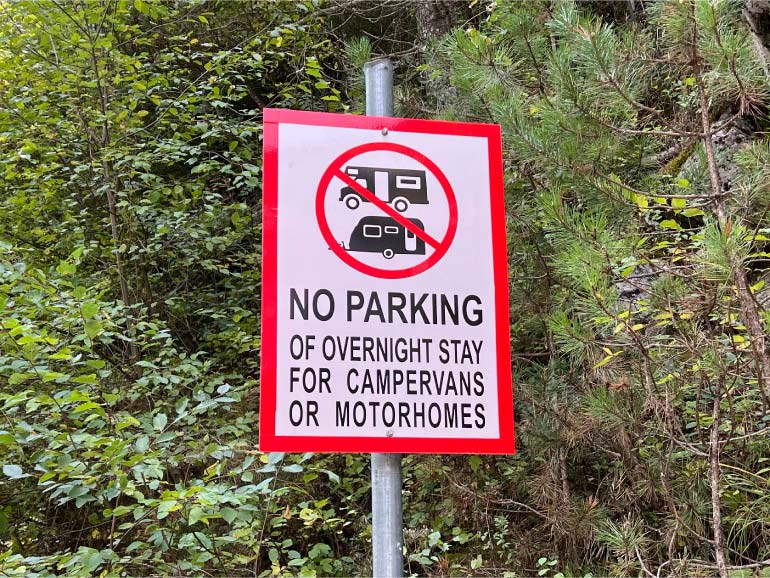 ギリシャの注意看板