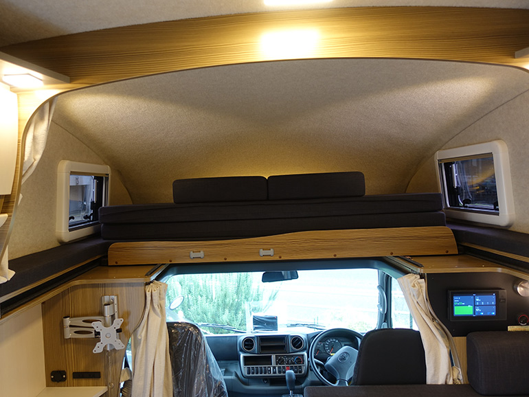 ZiL520内装バンクベッド