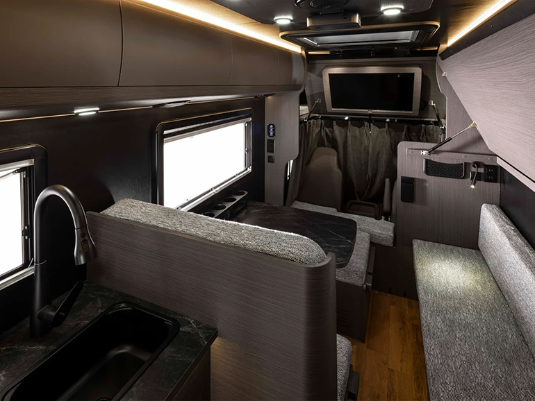 KATANAの内装全体