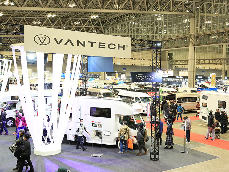 2025年のジャパンキャンピングカーショーの様子