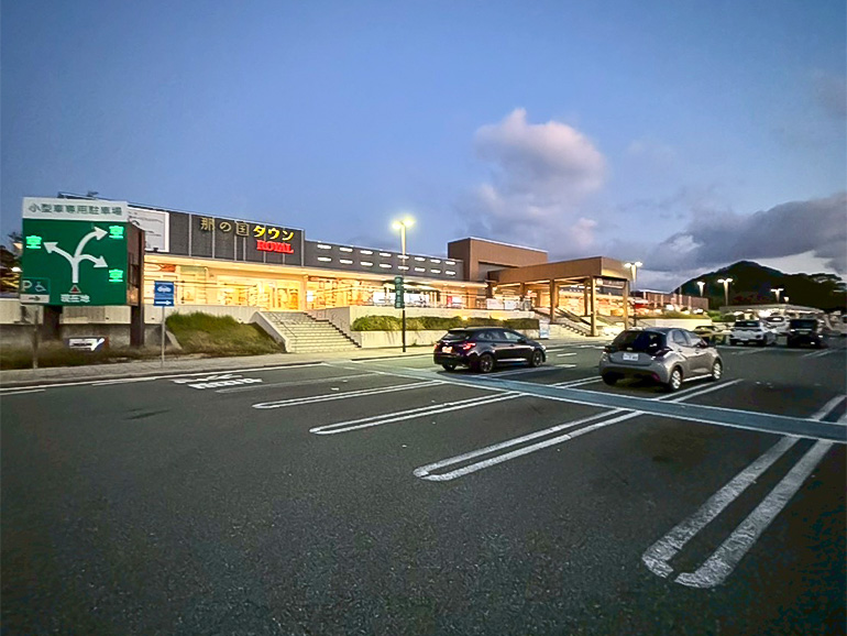 古賀SA(上り)駐車場の様子