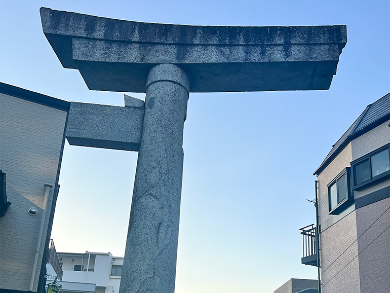 山王神社の一本柱鳥居