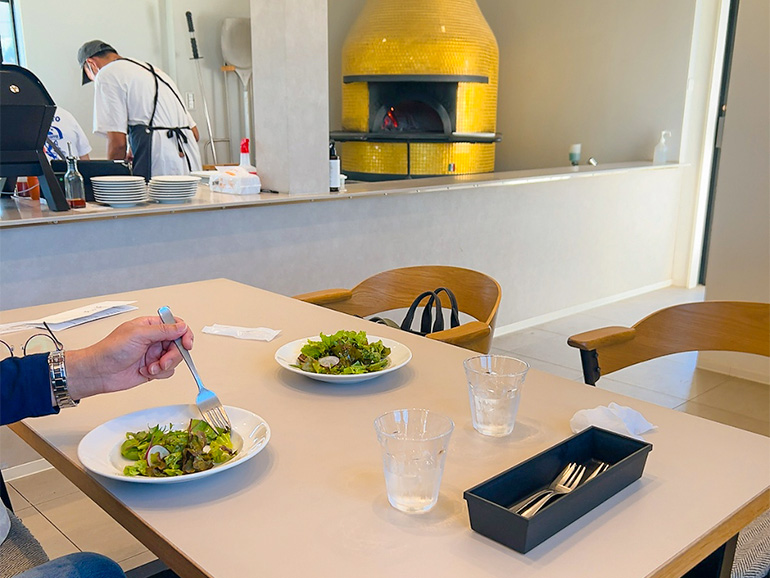 with DOG COFFEEで食事