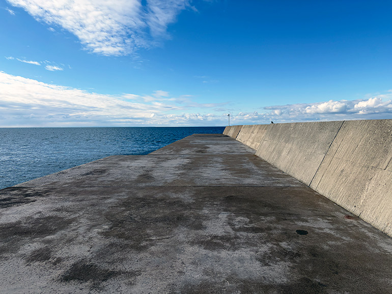 牡鹿半島の漁港の景色