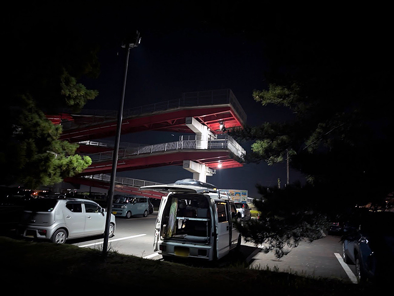 鳥居崎海浜公園駐車場の景色