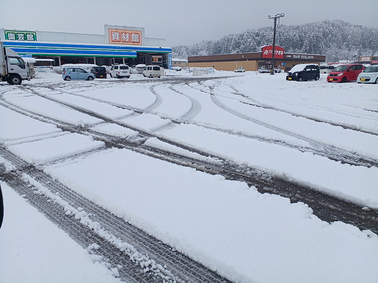 軽自動車が苦手とする轍