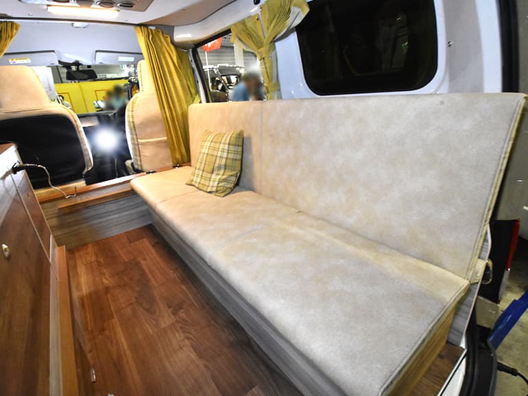 インテグラル「トラボイ NV200 ミオ」の車内