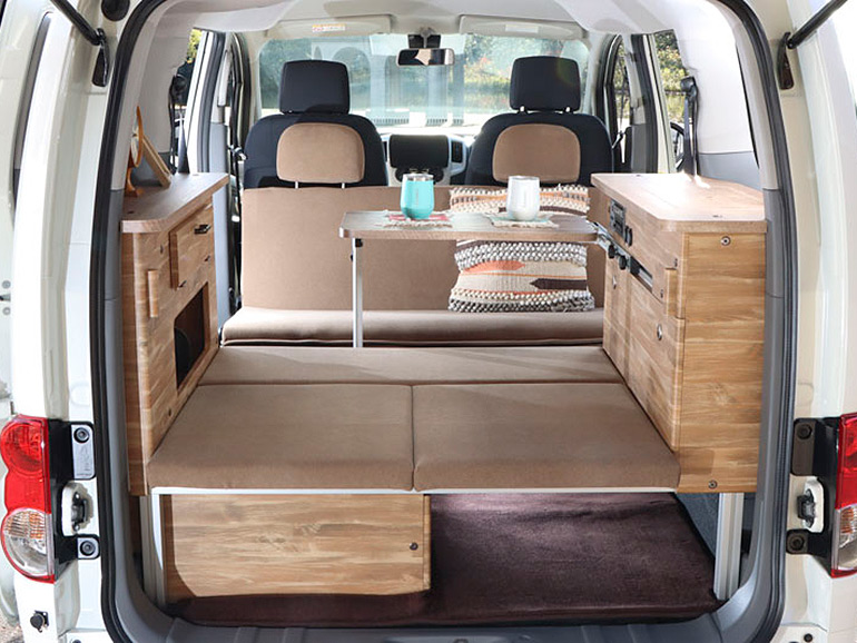 メティオ「ラクネル・ステイ」の車内