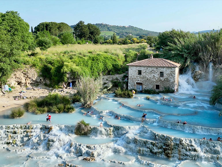サトゥルニア温泉の景色