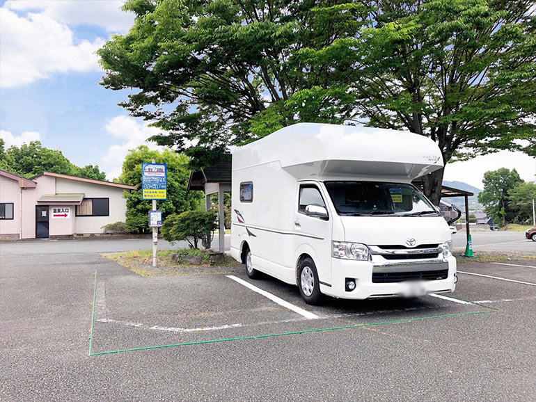 RVパークsmart 温泉の郷 山鹿どんぐり村の駐車場