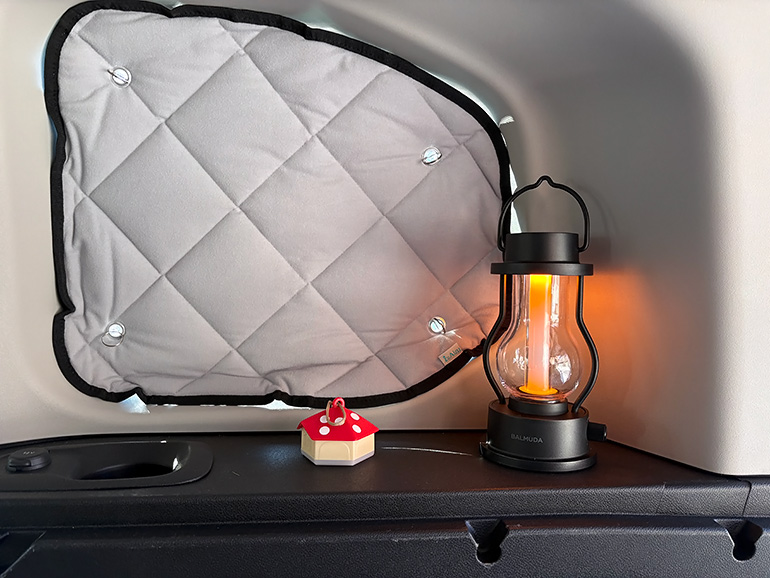 車中泊で使用しているLEDランタン