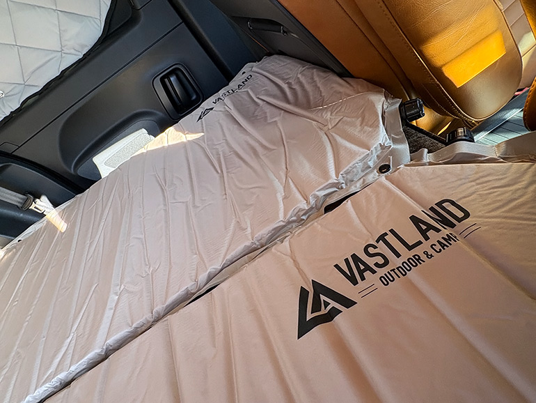 車中泊で使用しているVASTLAND インフレーターマット