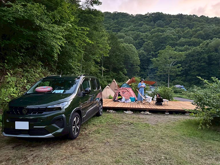 プジョーリフターでキャンプ車中泊