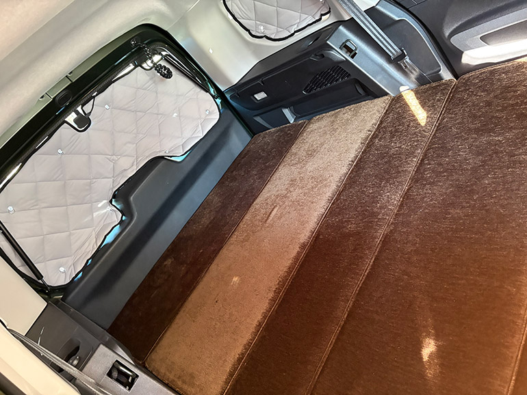 プジョーリフターのベッドキット