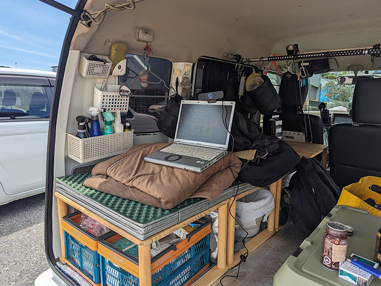 車中泊の荷物