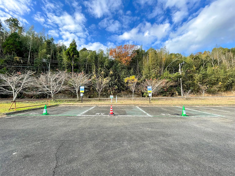 RVパークsmart 高鍋温泉めいりんの湯の駐車場