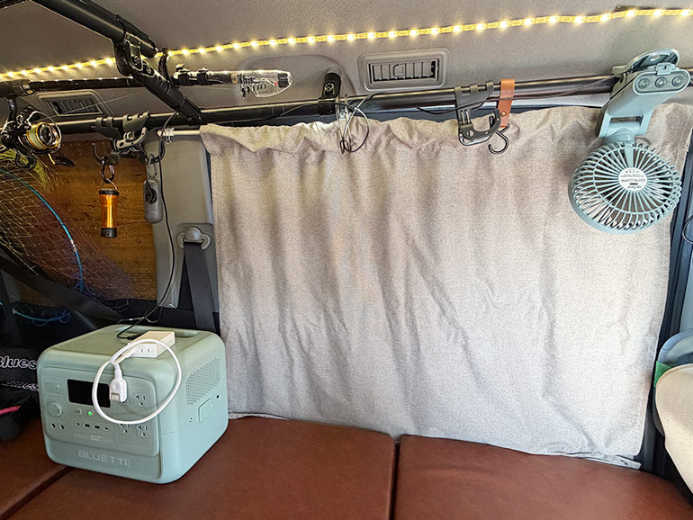 車中泊のカーテン