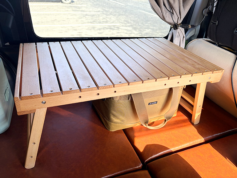 車中泊で使う折りたたみテーブル