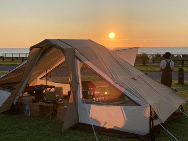 新潟県立紫雲寺記念公園の夕日
