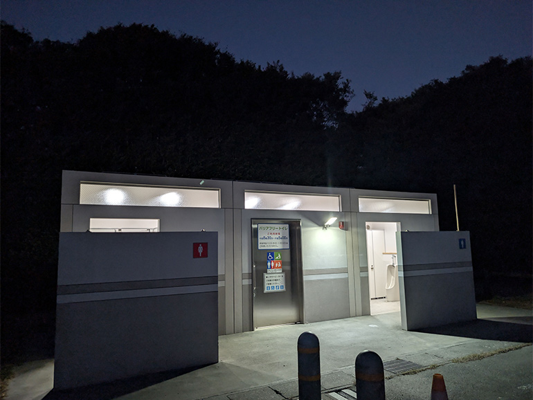 遠州灘海浜公園駐車場のトイレ