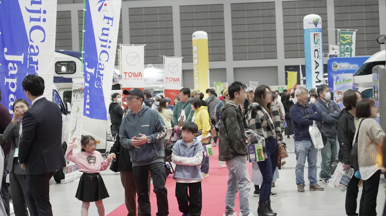 過去の東北キャンピングカーショーの様子