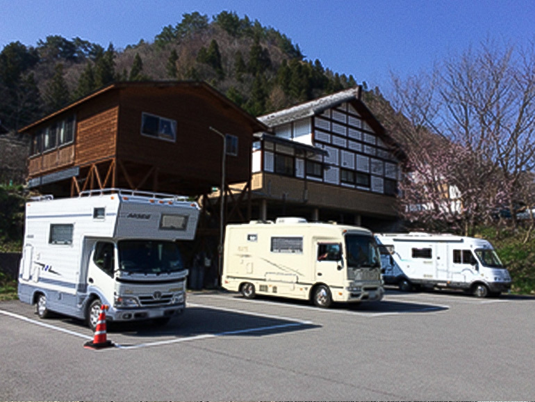 RVパーク応徳温泉 道の駅六合の駐車場
