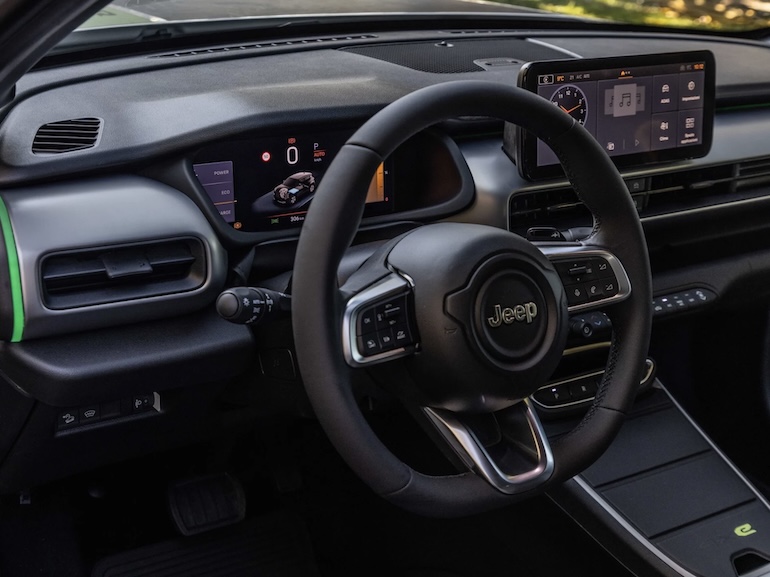 Jeep® Avenger 4xe Hybrid Launch Editionのハンドル