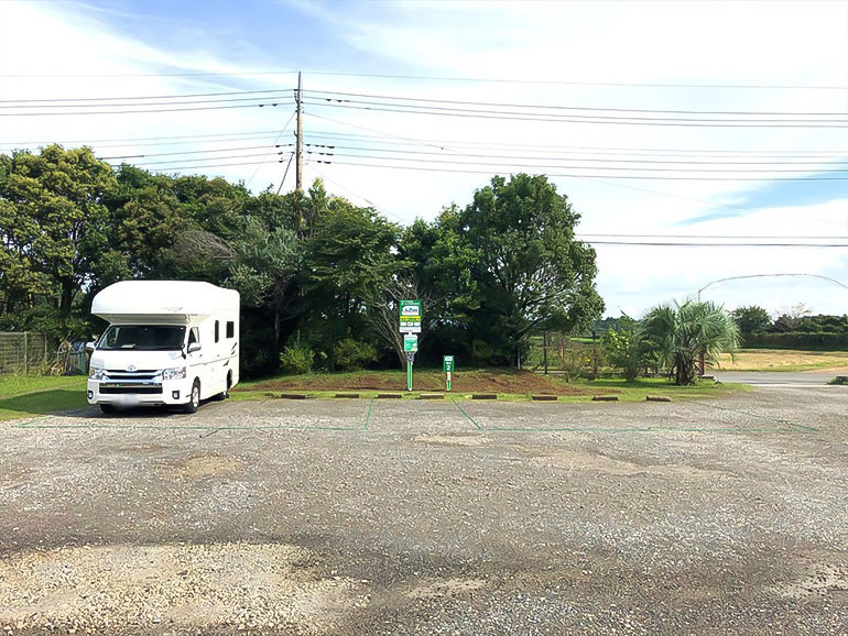 RVパークsmart 天然温泉美人の湯の駐車場