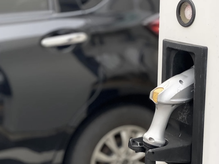 EV充電スタンド