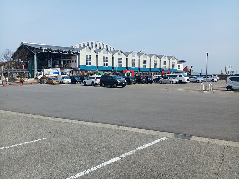 能登食祭市場の外観