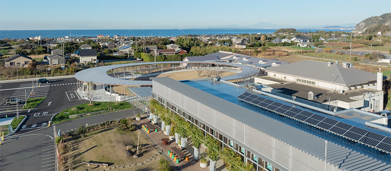 道の駅 保田小学校の全景