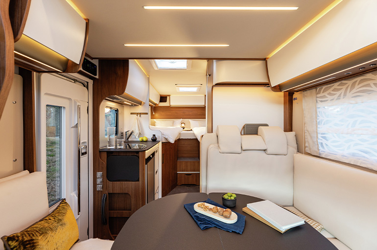 Ecovip Titanio車内