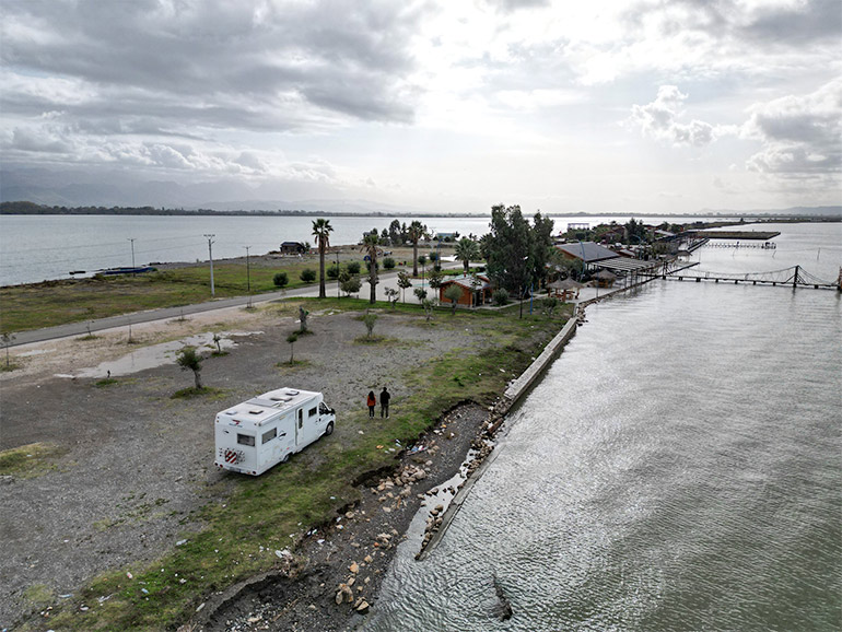 Laguna Patokutの景色