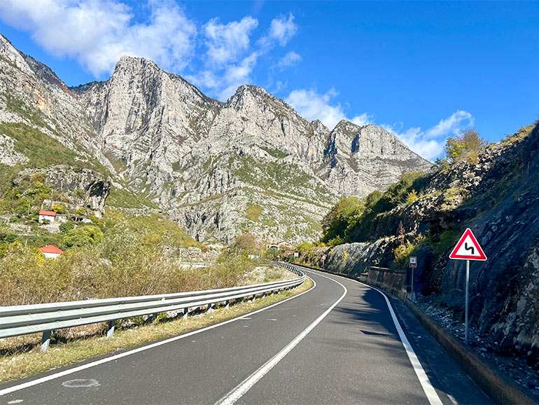 アルバニア・アルプスの景色