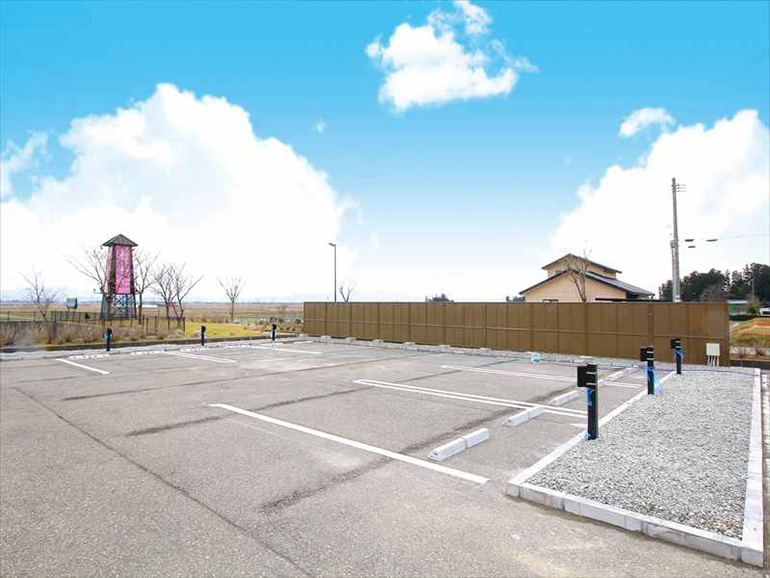 やひこRVパークの駐車場