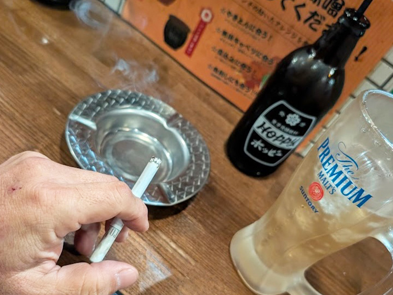 やきとんパンチ土浦店の店内