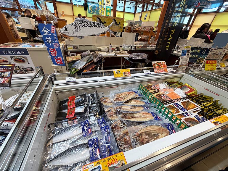 いしのまき元気いちばの店内