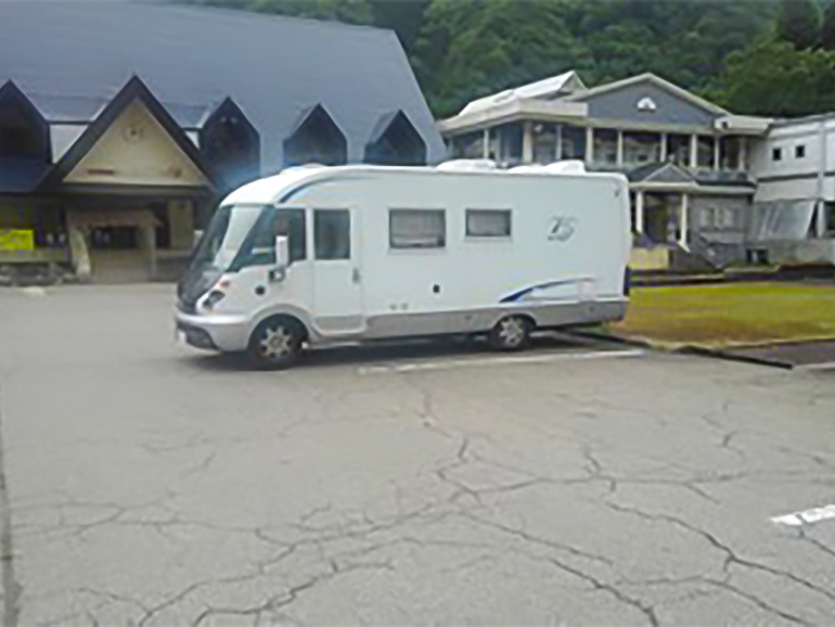 RVパーク飛騨まんが王国の駐車場