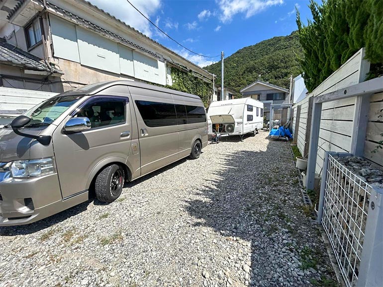 RVパーク西伊豆大浜海岸villa SURF9の駐車場