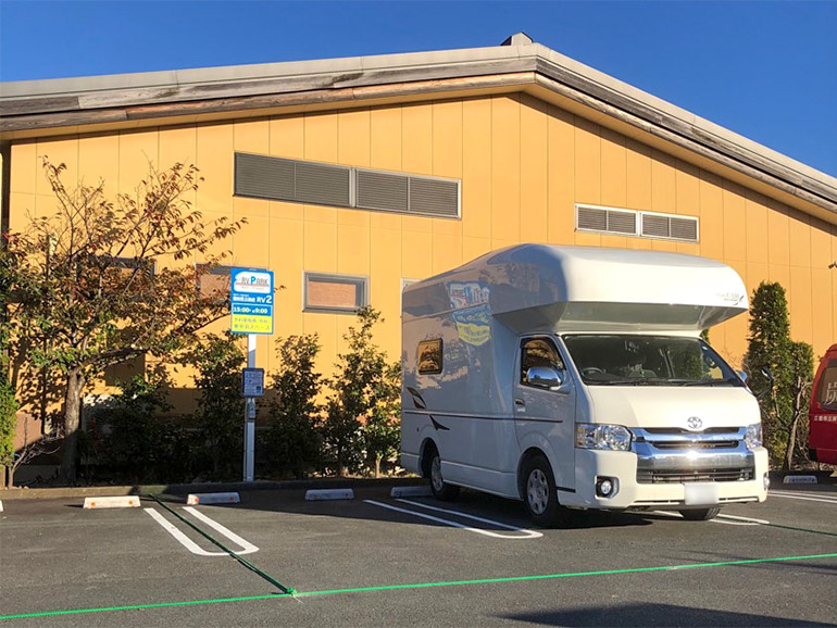 RVパークsmart 極楽湯 三島店の駐車場