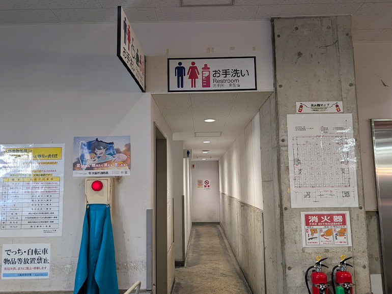 木津市場駐車場のトイレ