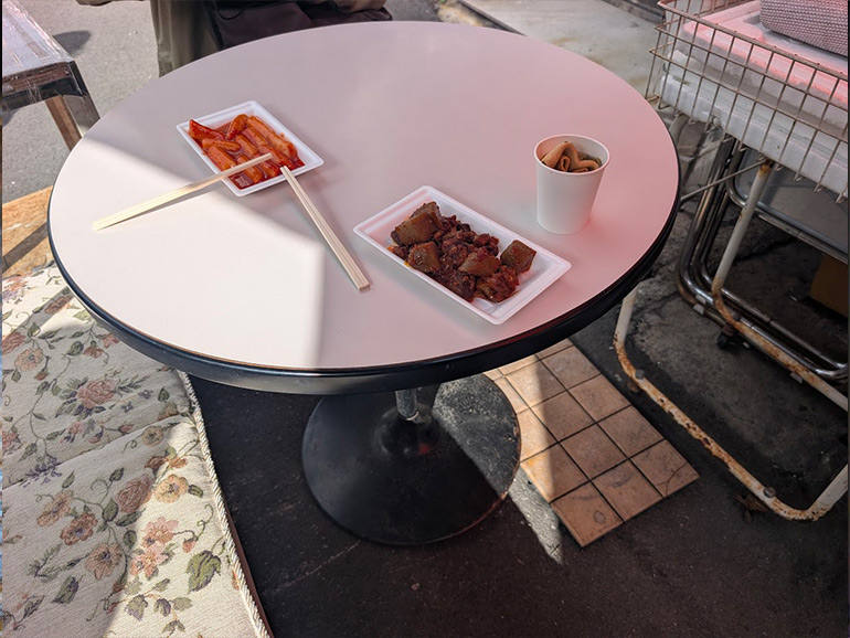 鶴橋商店街で韓国屋台ランチ